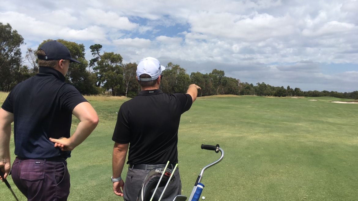 How to train to become a professional golfer